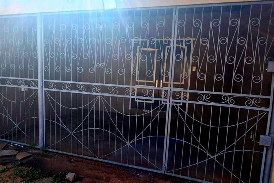 To Let 2 Bedroom Property for Rent in Donkerhoek A H North West